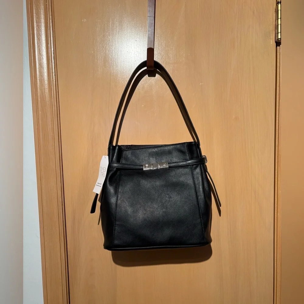 Time and Tru Women's Dalton Shoulder Bag, Black